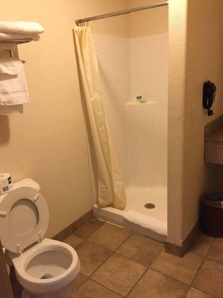 Price Pointe Inn Waukesha Zewnętrze zdjęcie