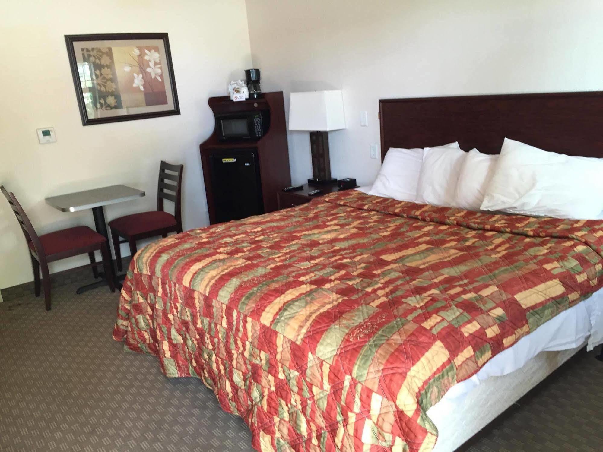 Price Pointe Inn Waukesha Zewnętrze zdjęcie